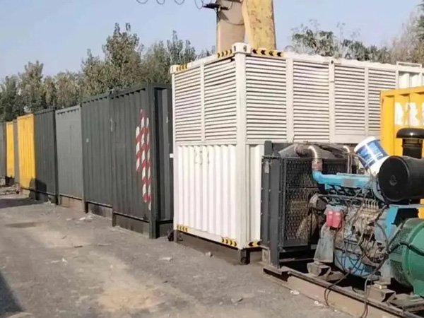 阿瓦提200KW柴油发电机机组每小时油耗是多少？