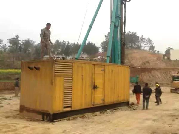 阿瓦提如何判断水冷式机油散热器密封件是否需要更换？